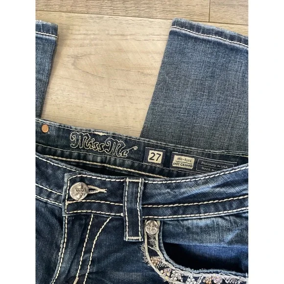 Miss Me Easy Cropped Mid Rise Jeans Dark Wash Embellished Size 27 Y2K Straight - Picture 2 of 13